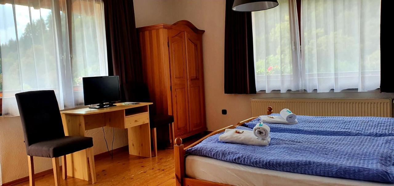 Hotel Gruener Baum Neckargerach Zewnętrze zdjęcie
